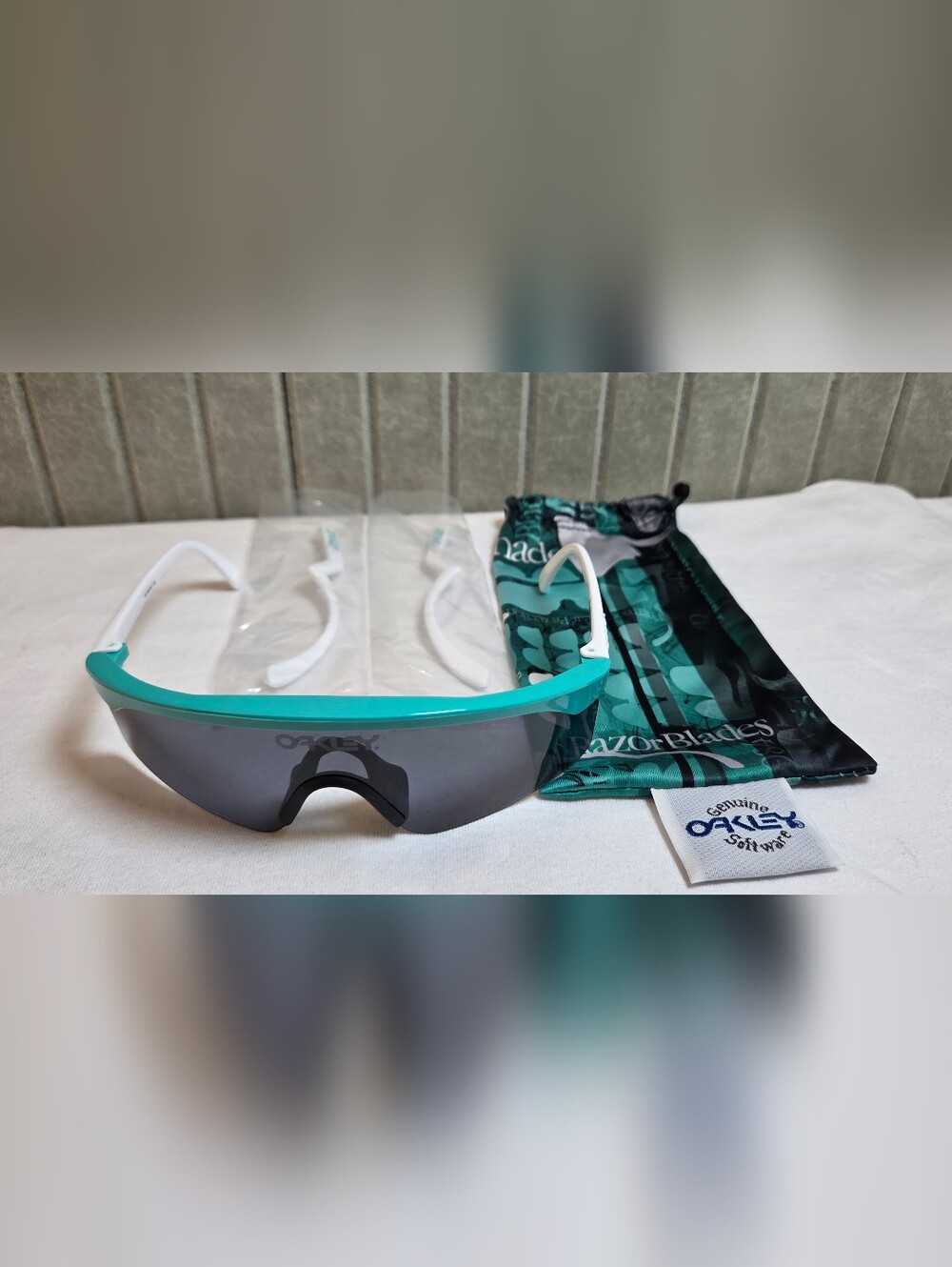Oakley Razor Blades Heritage Sunglasses OO9140-11 Seafoam/Grey - Picture 3 of 10